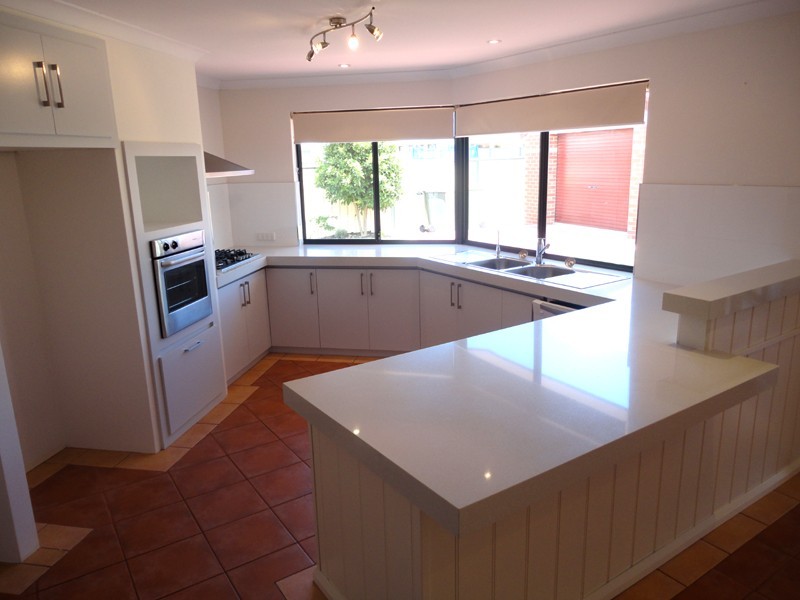 16 Kew Way, Success WA 6164