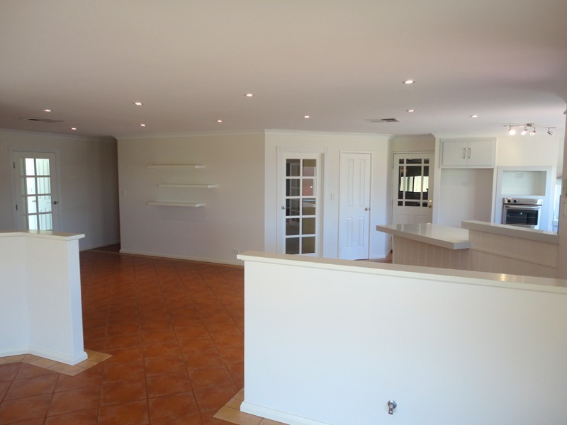 16 Kew Way, Success WA 6164