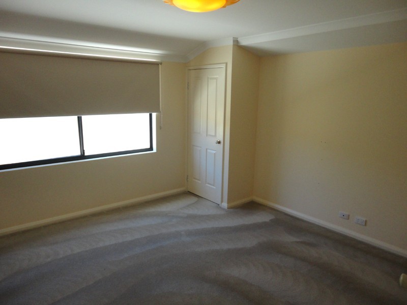 16 Kew Way, Success WA 6164