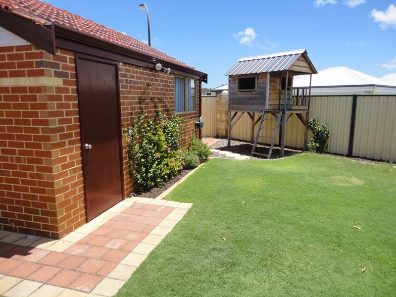 16 Kew Way, Success WA 6164