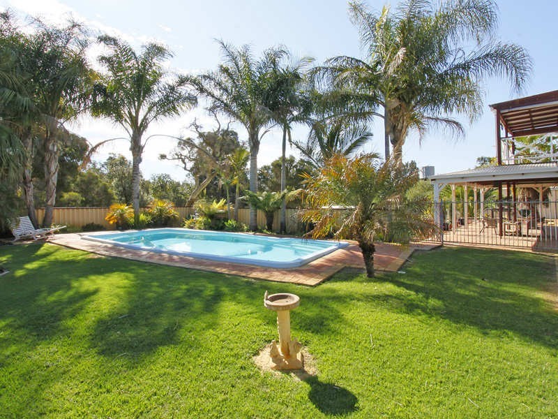 14 Brockwell Place, Oakford WA 6121