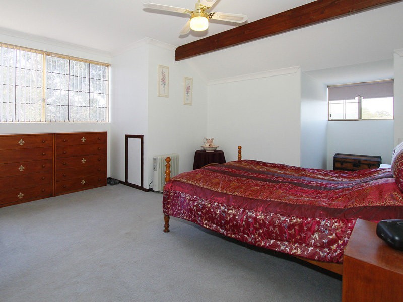 14 Brockwell Place, Oakford WA 6121