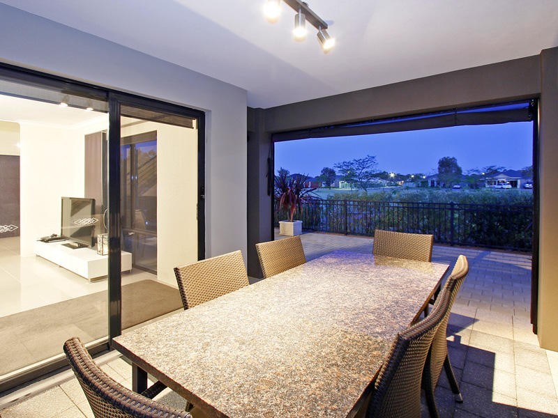 2 Noosa Lane, Aubin Grove WA 6164