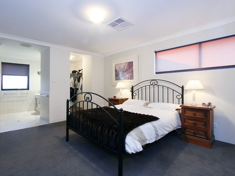 2 Noosa Lane, Aubin Grove WA 6164