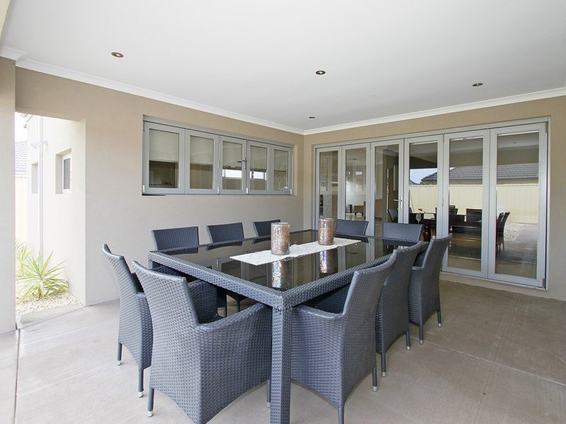 9 Isaac Street, Hammond Park WA 6164