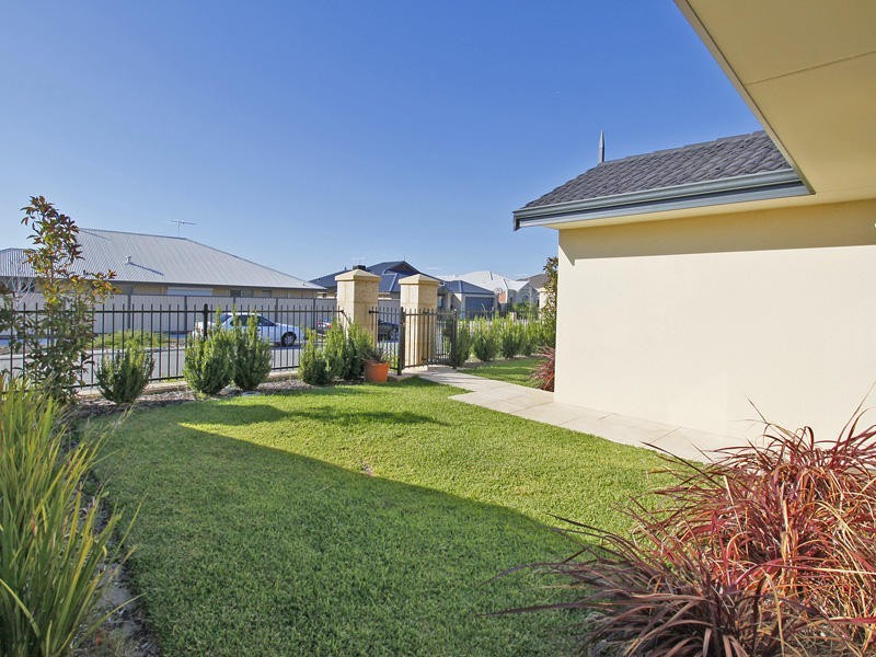 31 Camden Blvd, Aubin Grove WA 6164