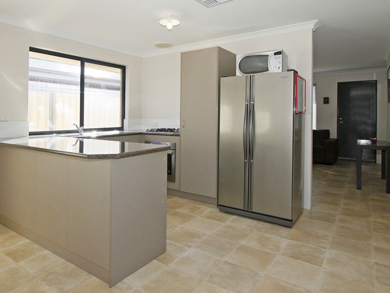 31 Camden Blvd, Aubin Grove WA 6164