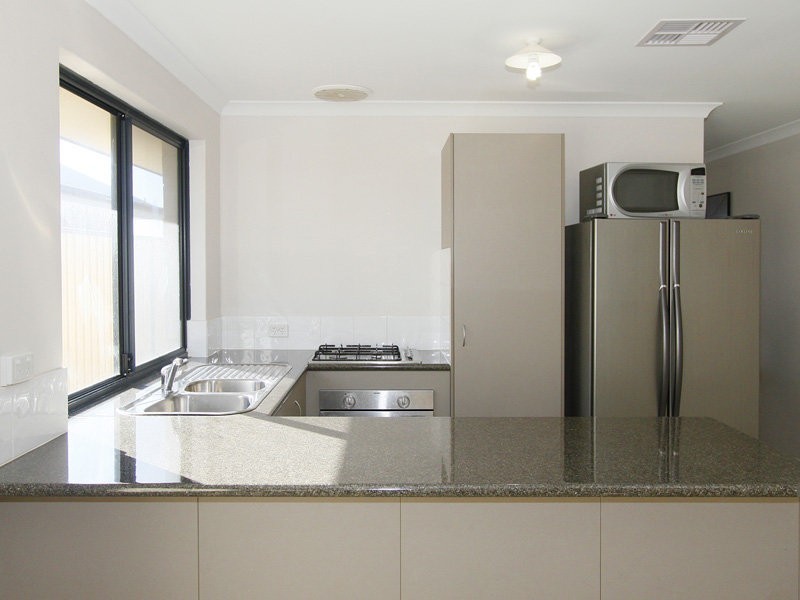 31 Camden Blvd, Aubin Grove WA 6164