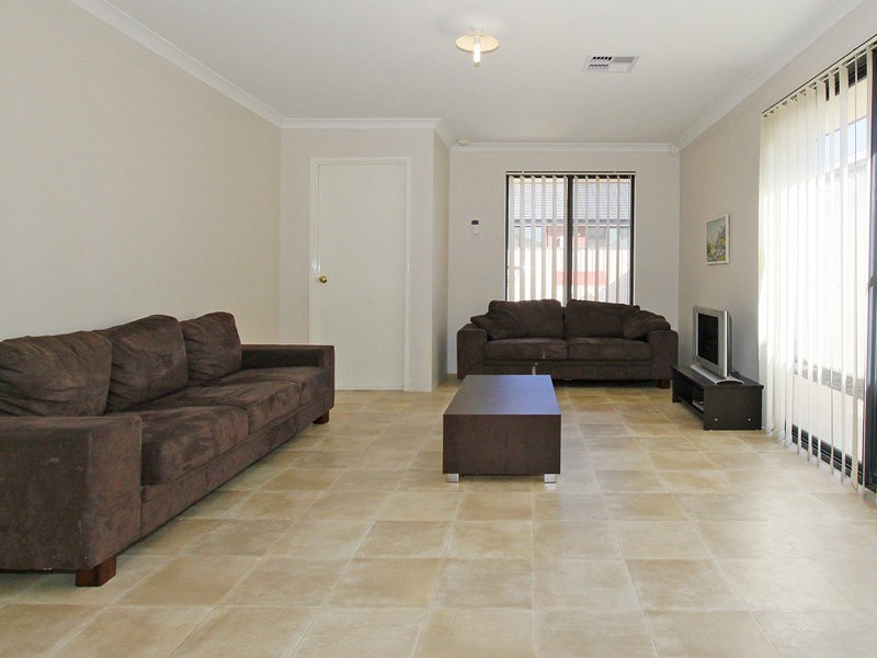 31 Camden Blvd, Aubin Grove WA 6164