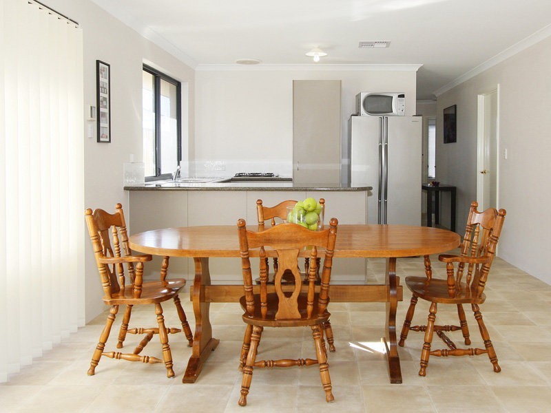 31 Camden Blvd, Aubin Grove WA 6164