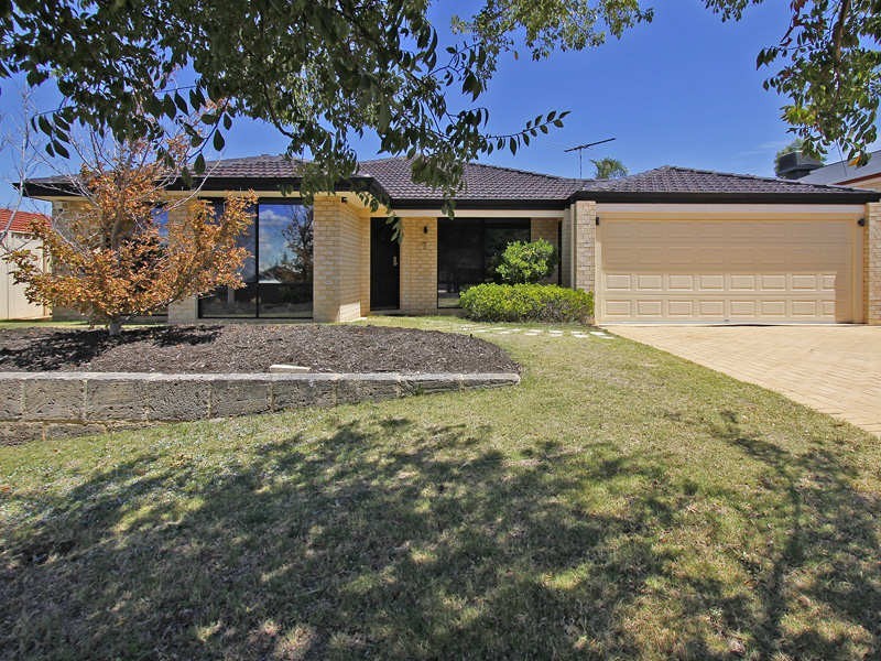 7 Breaden Pass, Success WA 6164