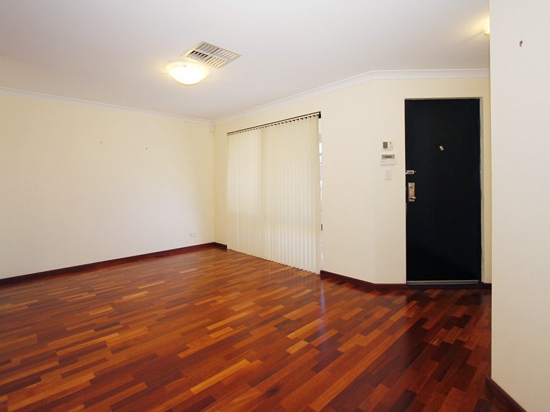 7 Breaden Pass, Success WA 6164