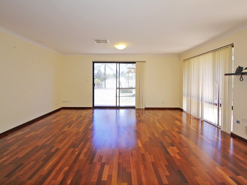 7 Breaden Pass, Success WA 6164