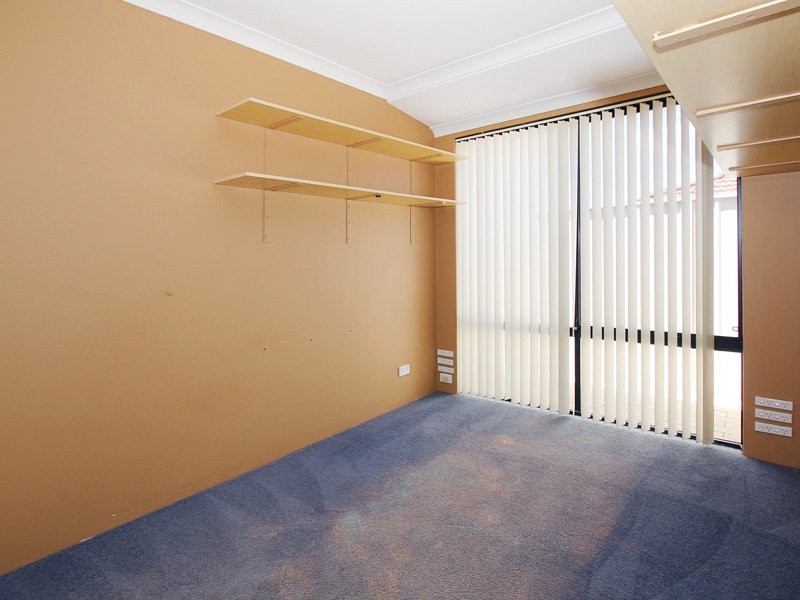 7 Breaden Pass, Success WA 6164