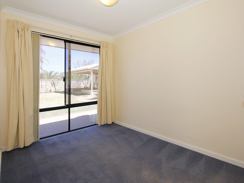 7 Breaden Pass, Success WA 6164