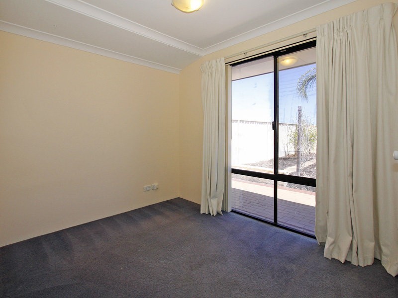 7 Breaden Pass, Success WA 6164