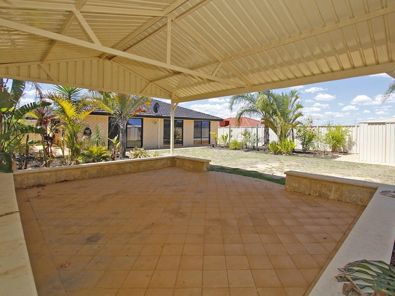 7 Breaden Pass, Success WA 6164