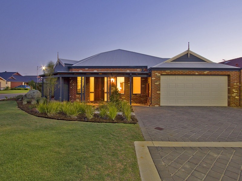 15 Freycinet Cct, Aubin Grove WA 6164