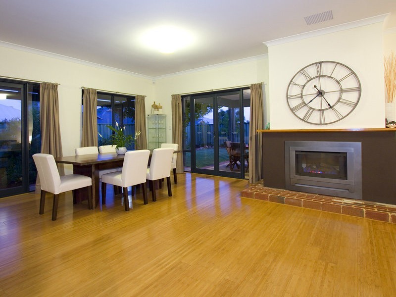 15 Freycinet Cct, Aubin Grove WA 6164