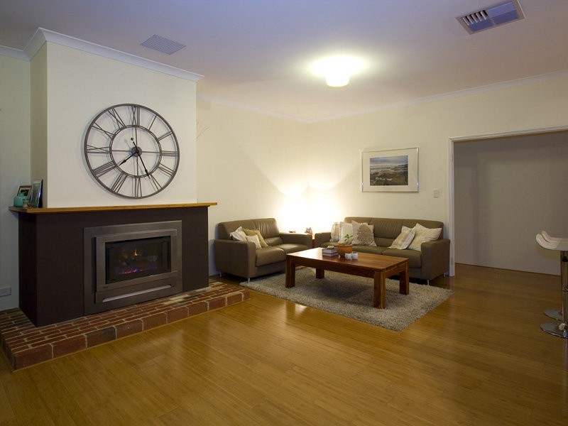 15 Freycinet Cct, Aubin Grove WA 6164