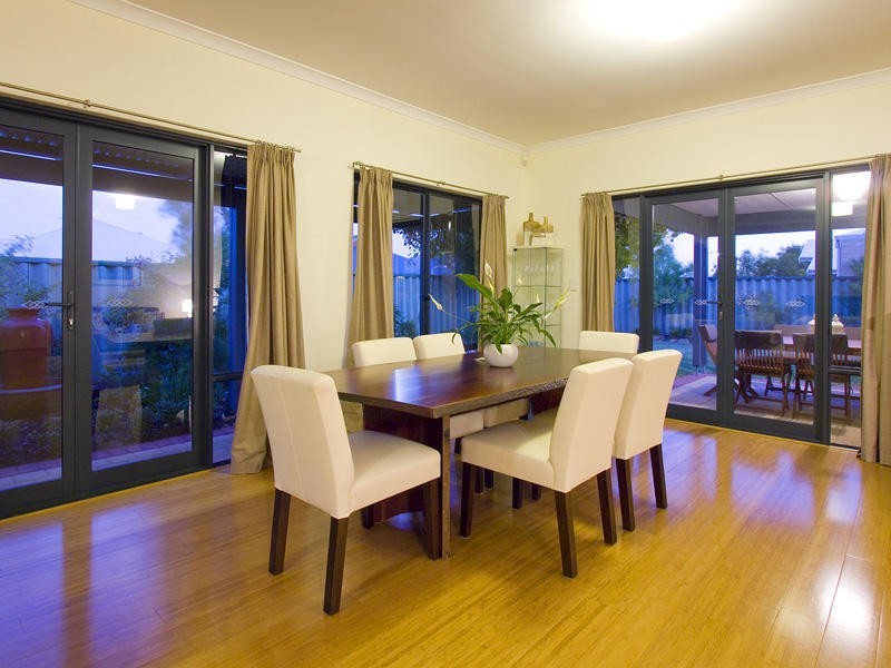 15 Freycinet Cct, Aubin Grove WA 6164