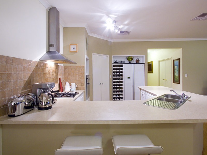 15 Freycinet Cct, Aubin Grove WA 6164