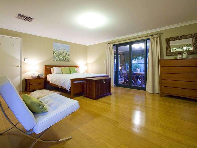 15 Freycinet Cct, Aubin Grove WA 6164