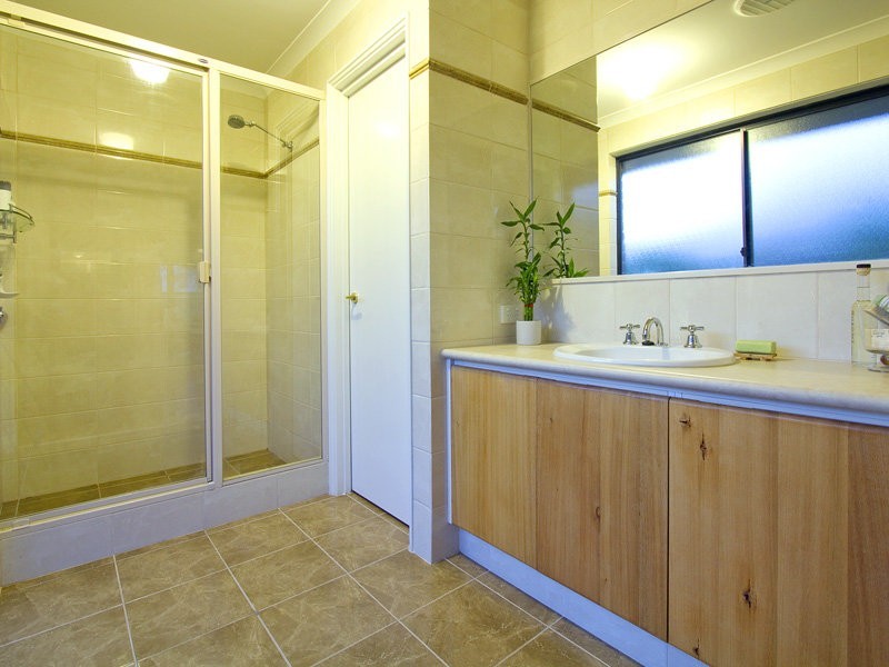 15 Freycinet Cct, Aubin Grove WA 6164