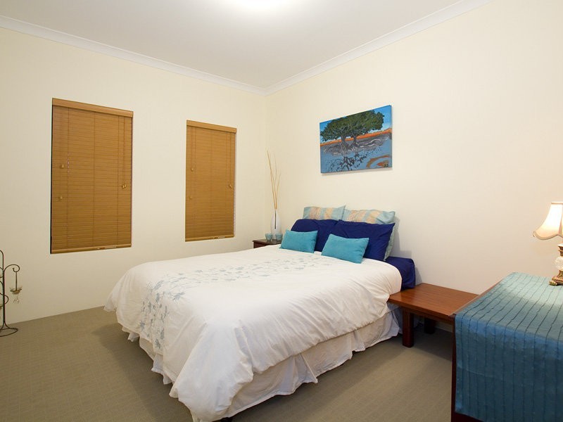 15 Freycinet Cct, Aubin Grove WA 6164