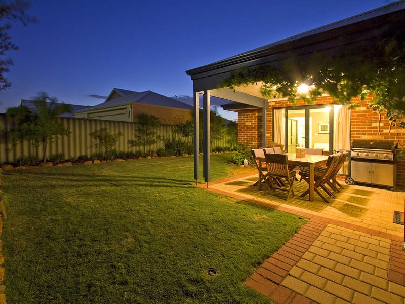 15 Freycinet Cct, Aubin Grove WA 6164