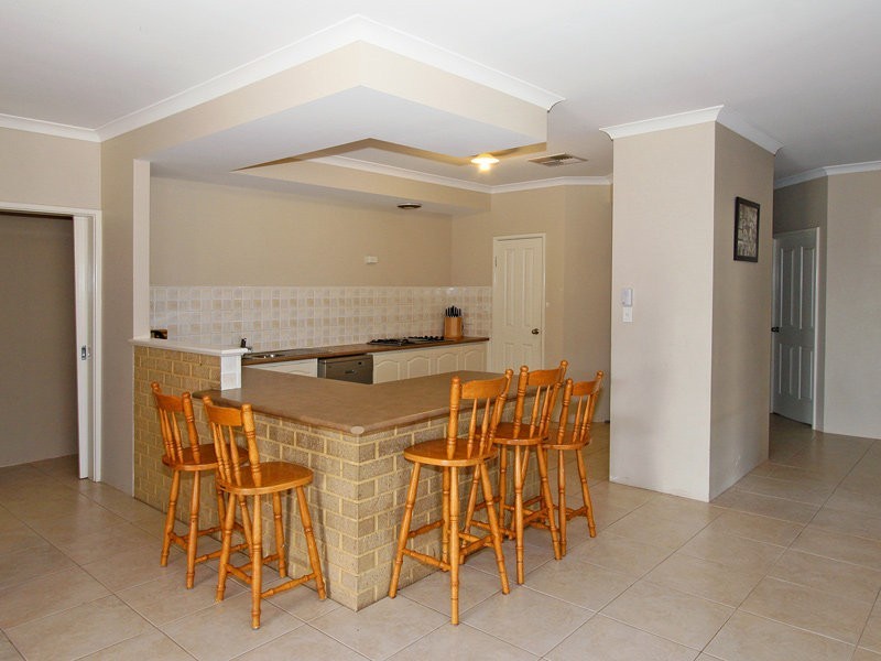 22 Leichhardt Cross, Hammond Park WA 6164