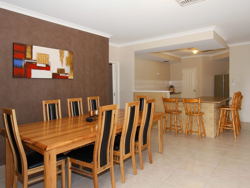 22 Leichhardt Cross, Hammond Park WA 6164