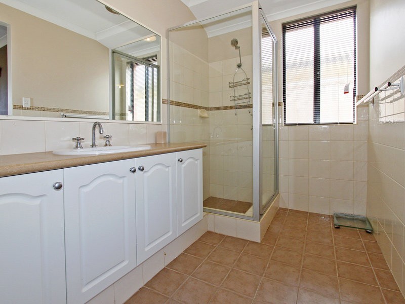 22 Leichhardt Cross, Hammond Park WA 6164