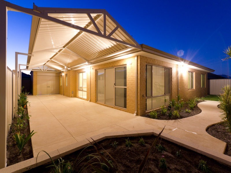 21 Camden Blvd, Aubin Grove WA 6164