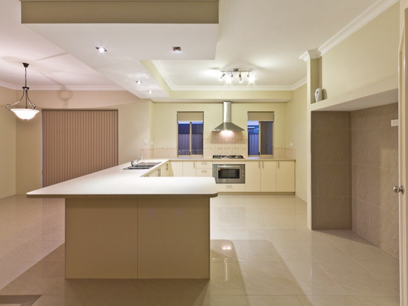 21 Camden Blvd, Aubin Grove WA 6164