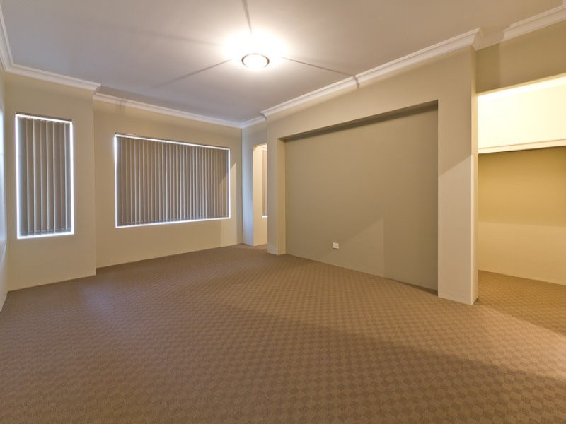 21 Camden Blvd, Aubin Grove WA 6164