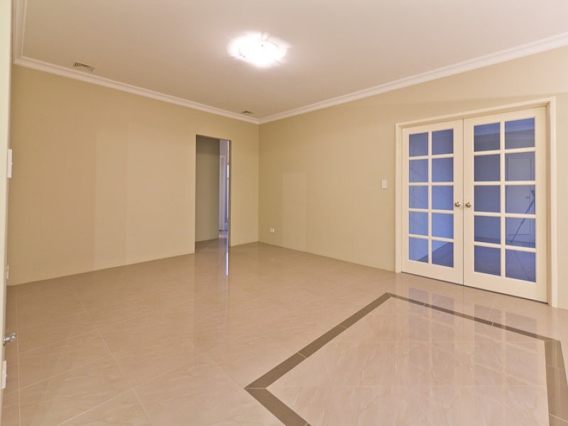 21 Camden Blvd, Aubin Grove WA 6164