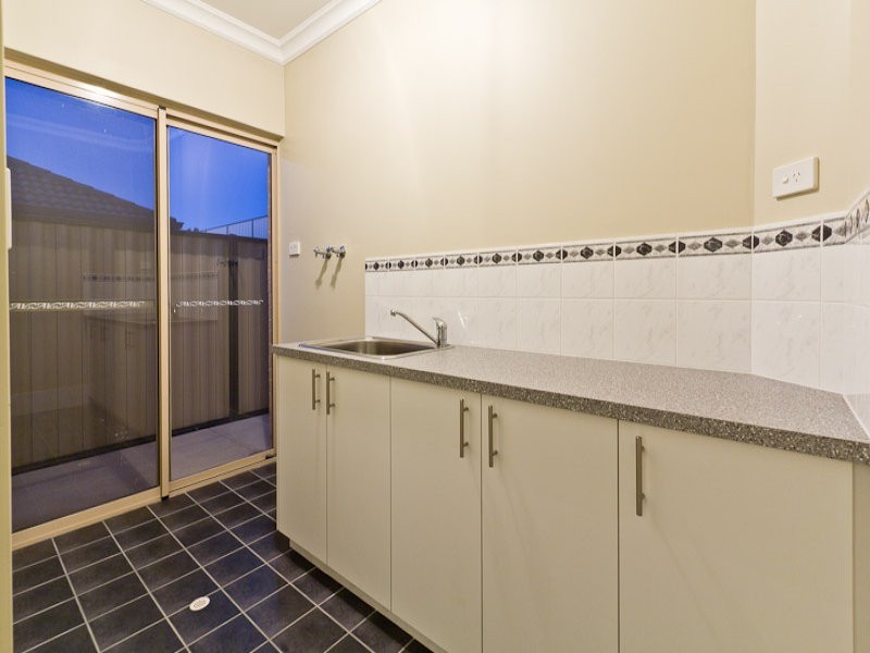 21 Camden Blvd, Aubin Grove WA 6164