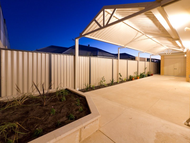 21 Camden Blvd, Aubin Grove WA 6164