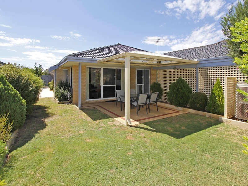 12 Reeves Entrance, Success WA 6164