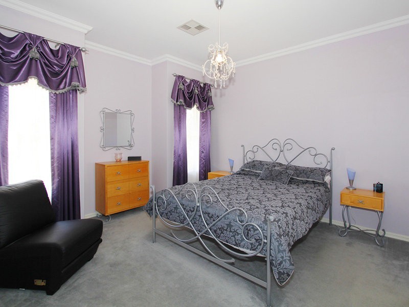 12 Reeves Entrance, Success WA 6164