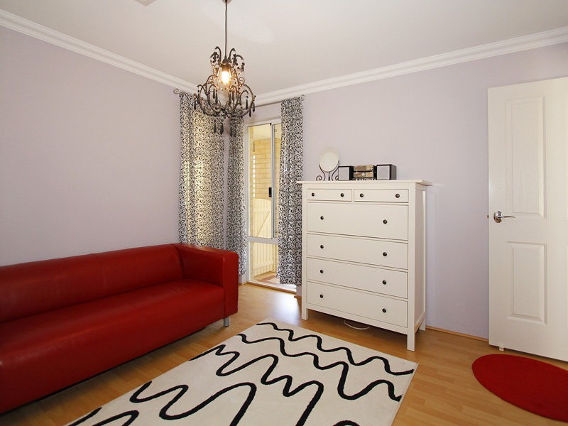 12 Reeves Entrance, Success WA 6164