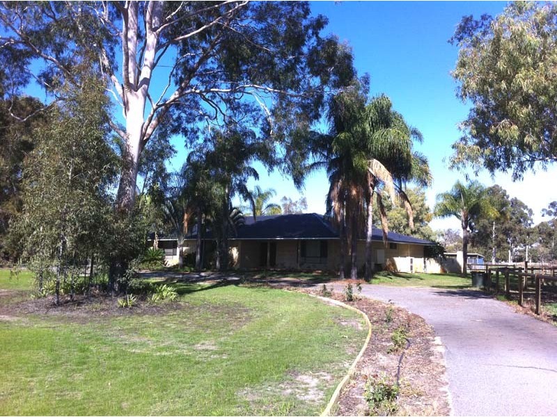 76 Peters Way, Oakford WA 6121