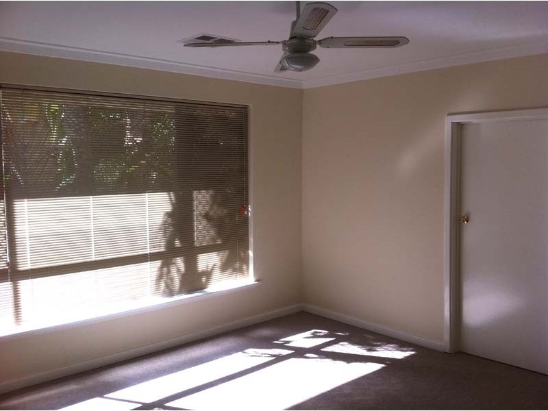 76 Peters Way, Oakford WA 6121