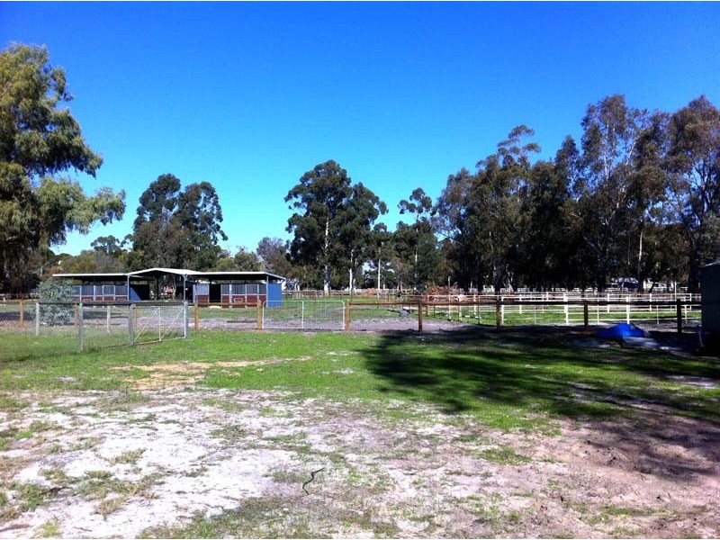 76 Peters Way, Oakford WA 6121