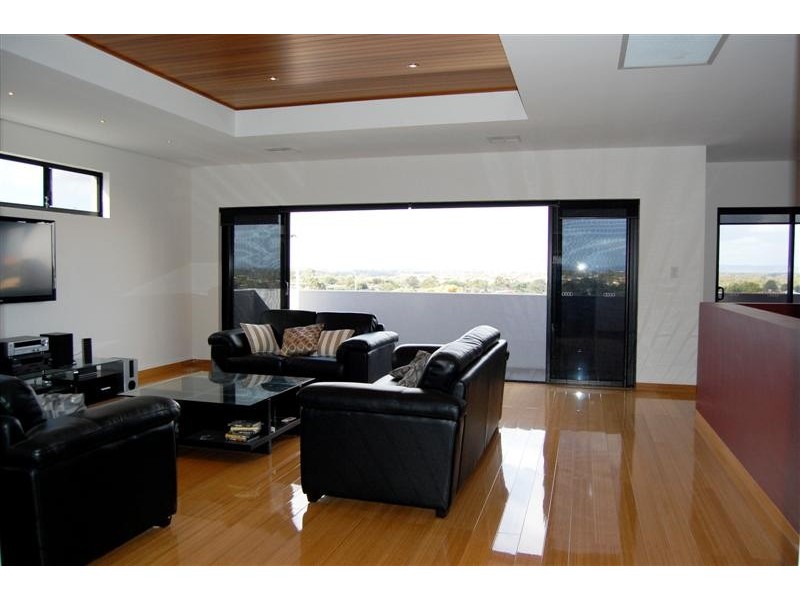 10 Tindal Avenue, Yangebup WA 6164