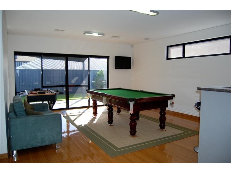 10 Tindal Avenue, Yangebup WA 6164