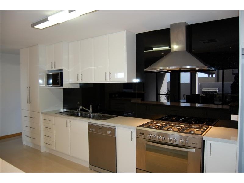 10 Tindal Avenue, Yangebup WA 6164