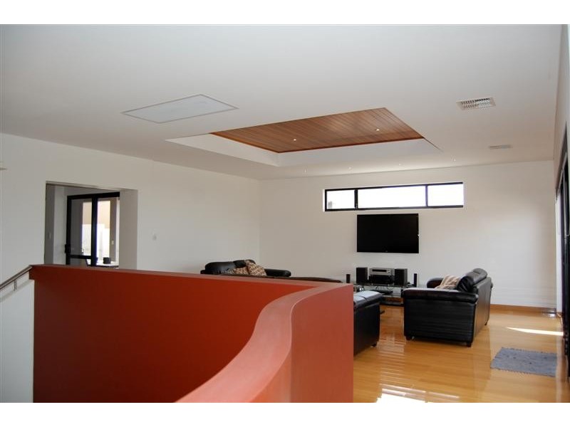 10 Tindal Avenue, Yangebup WA 6164