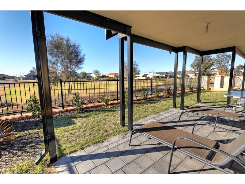 22 Serotina Lane, Aubin Grove WA 6164